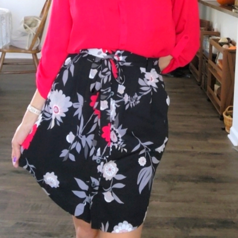 The Loft Black Floral Skirt extra small - Picture 5 of 15